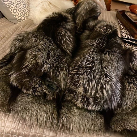 Silver fox jacket with hoodie - Picture 4 of 4